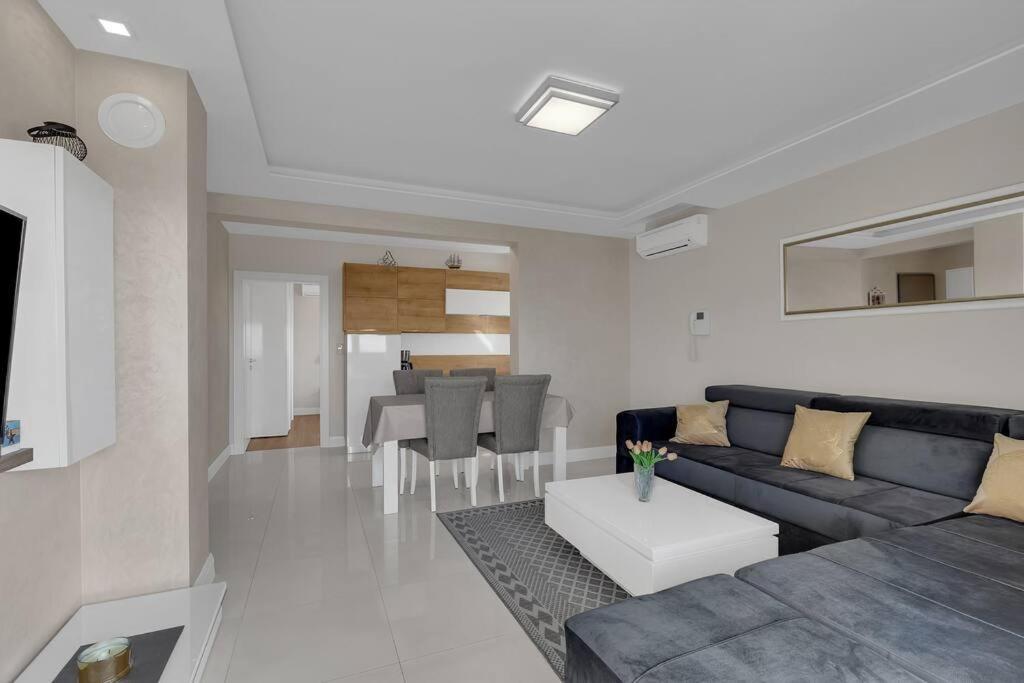 Apartment Hrvoje -Nur 50M Bis Zum Meer - Makarska Exklusiv Promajna Esterno foto